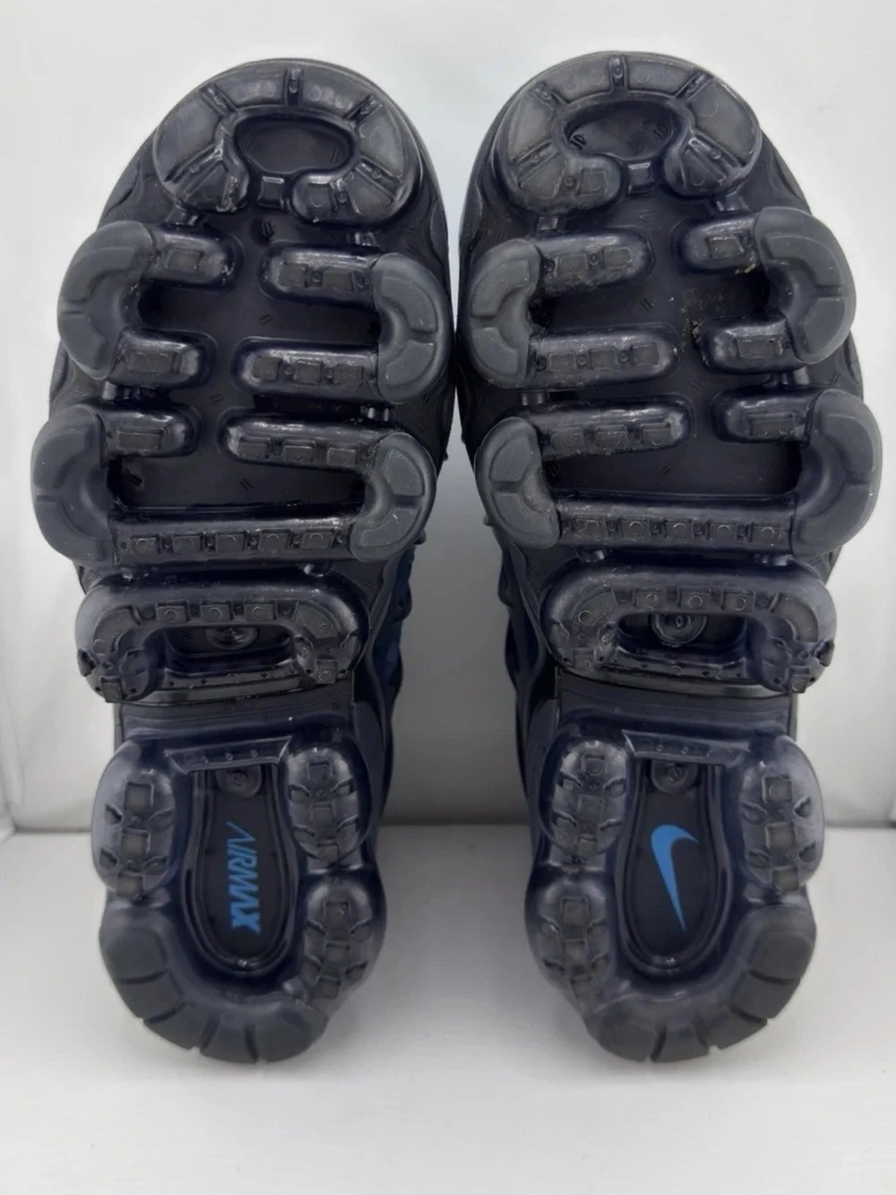 Nike Men’s Blue Gradient VaporMax Plus Sneakers